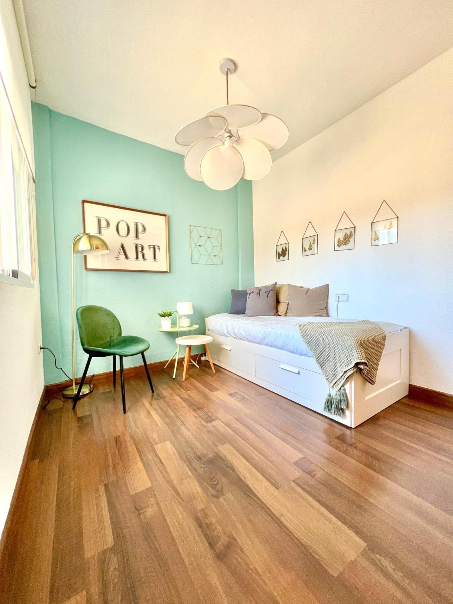 Atico San Crispin Apartment